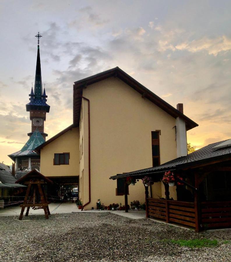 Hotel Casa Pop Săpînţa Esterno foto