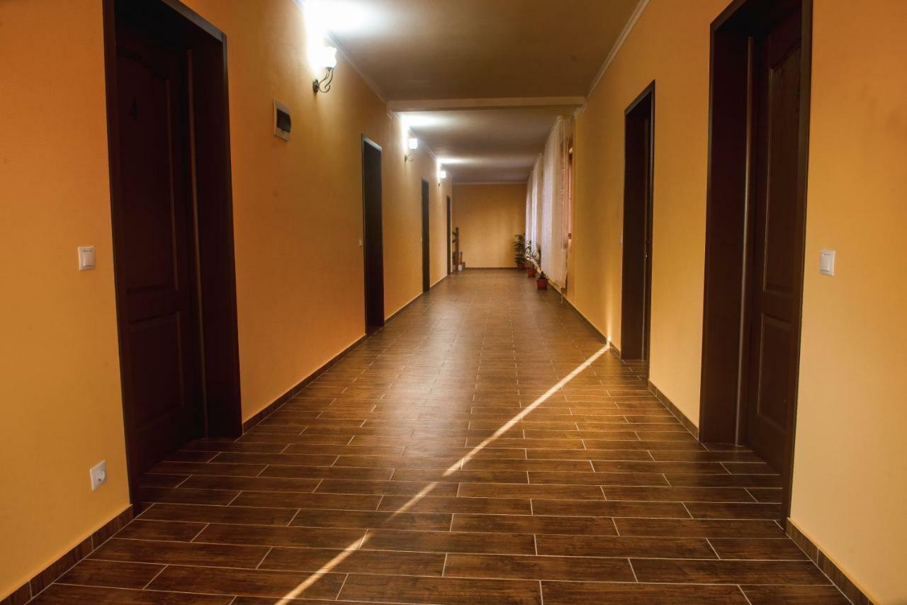Hotel Casa Pop Săpînţa Esterno foto