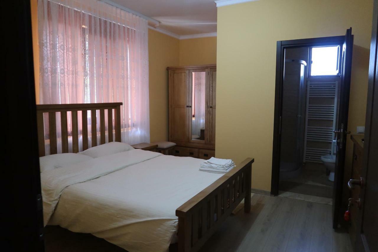 Hotel Casa Pop Săpînţa Esterno foto