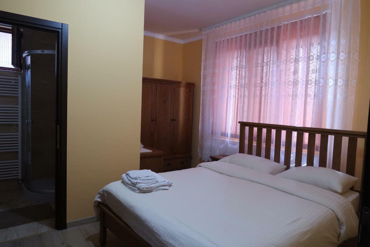Hotel Casa Pop Săpînţa Esterno foto